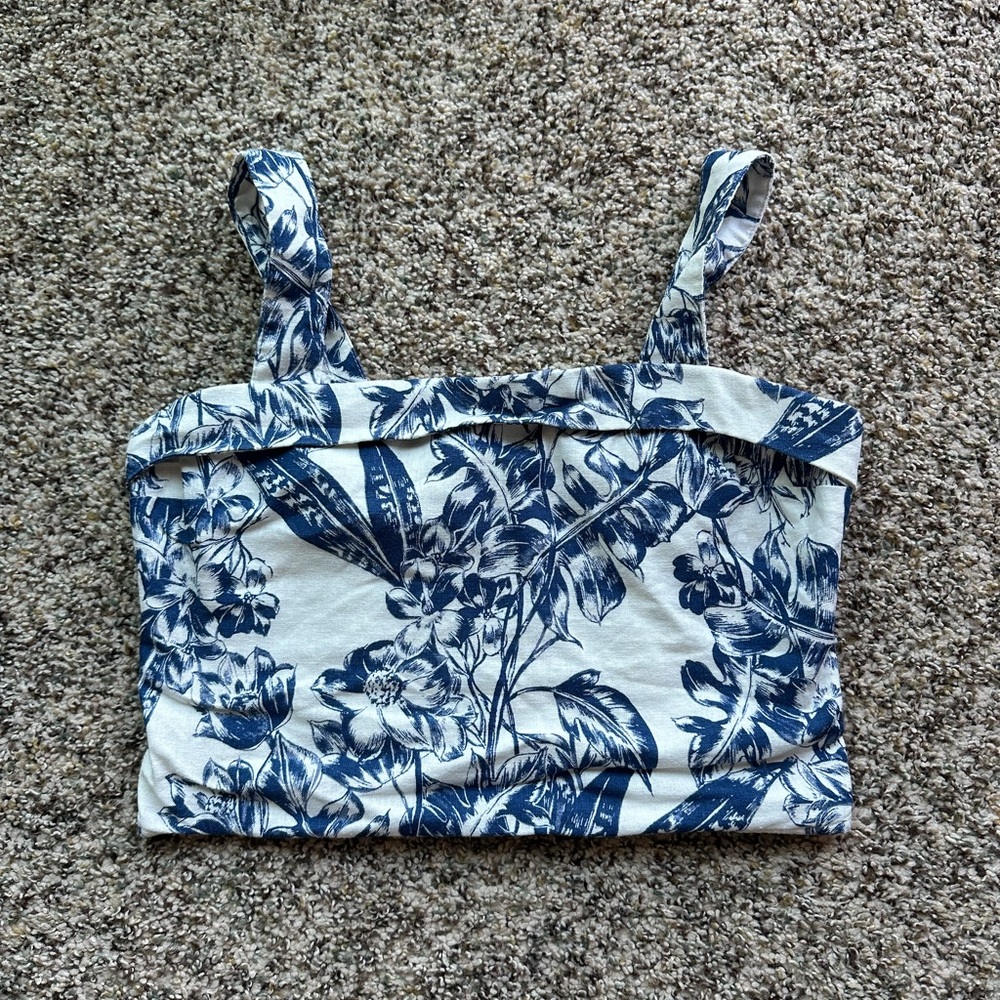 Abercrombie fold over linen blend top blue pattern M